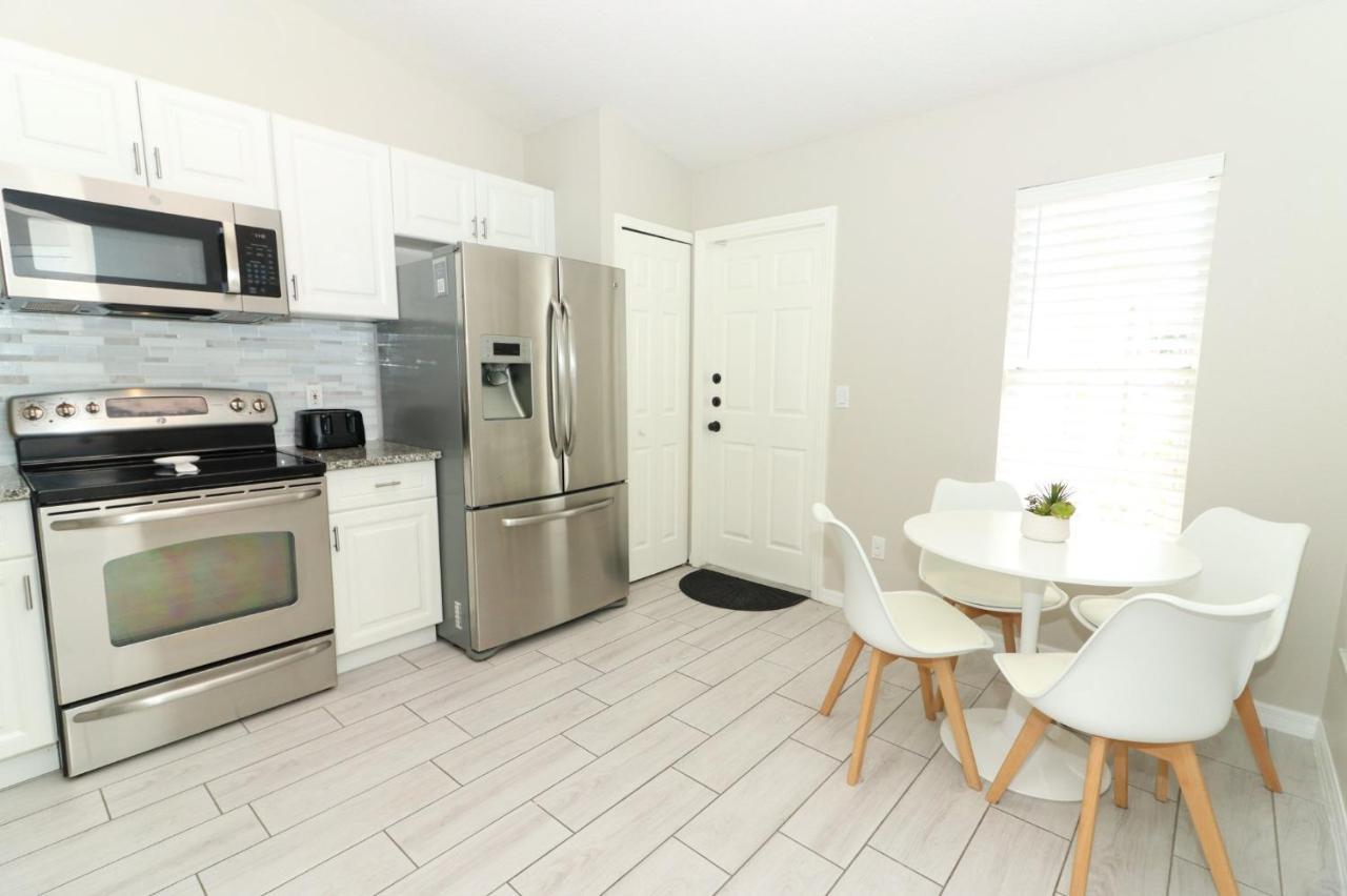 Lilys Stylish Villa Close To Disney Ideal For Long Stays 奥兰多 外观 照片