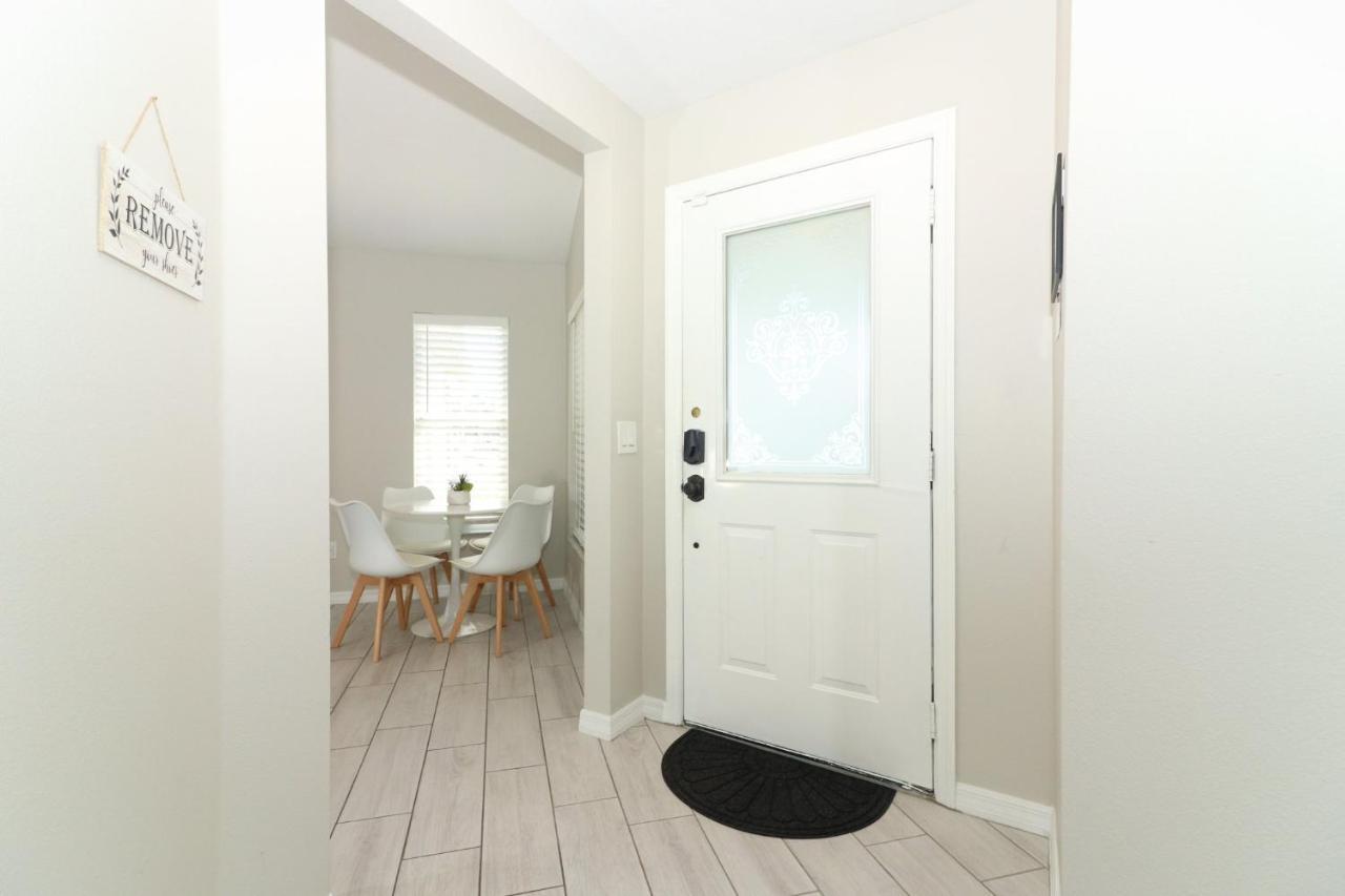 Lilys Stylish Villa Close To Disney Ideal For Long Stays 奥兰多 外观 照片